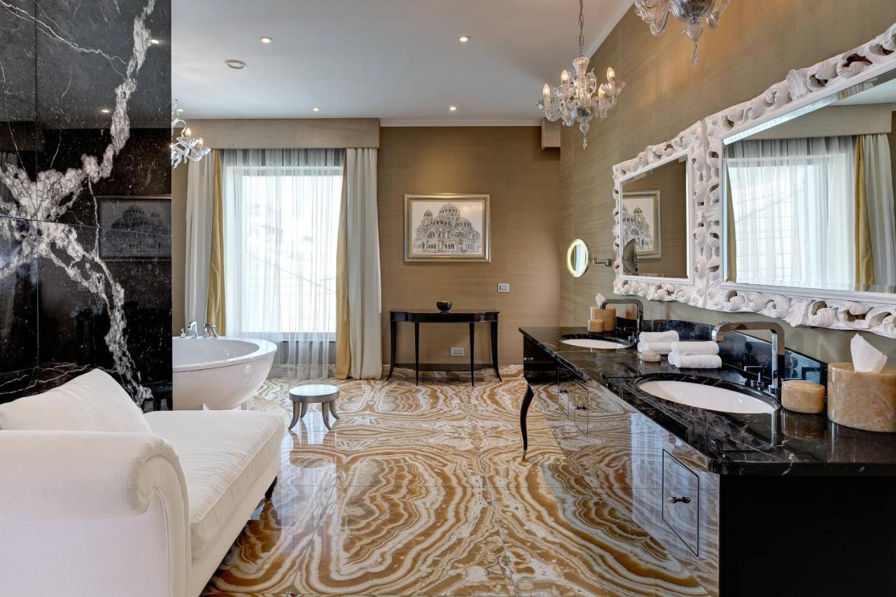 Grand Hotel River Park, A Luxury Collection Hotel, Братислава Экстерьер фото Bathroom