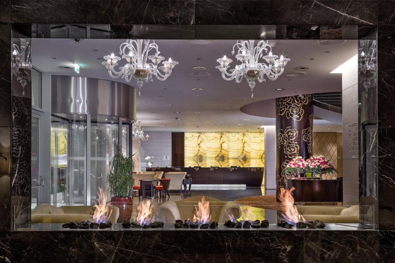 Grand Hotel River Park, A Luxury Collection Hotel, Братислава Экстерьер фото Lobby