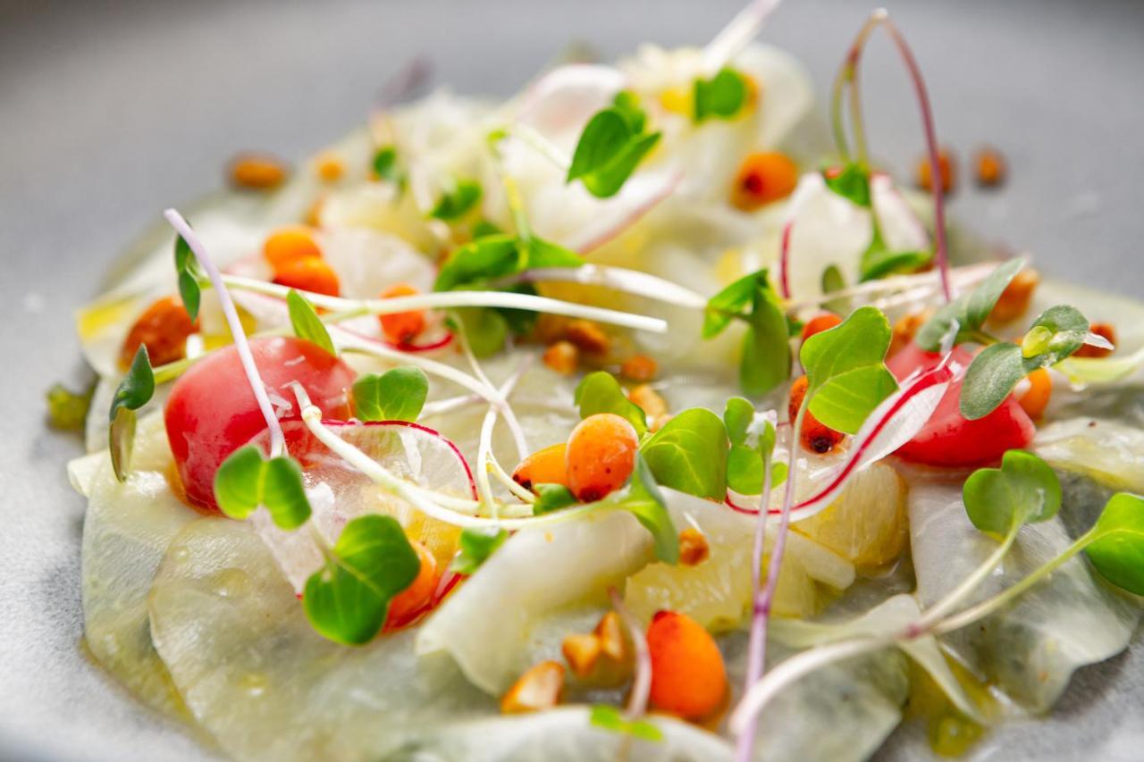 Grand Hotel River Park, A Luxury Collection Hotel, Братислава Экстерьер фото A salad with microgreens