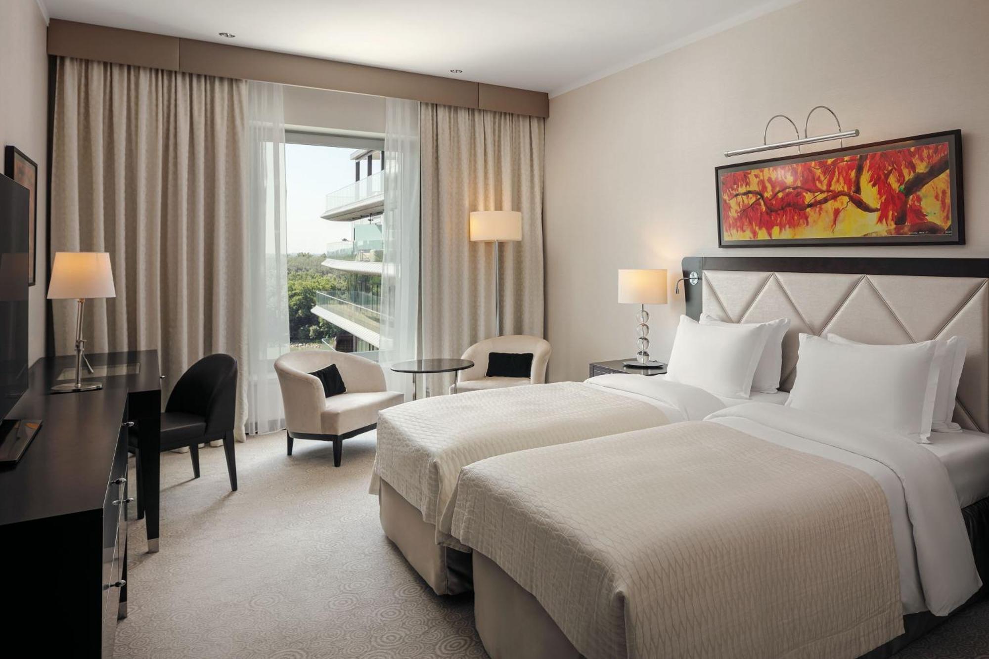 Grand Hotel River Park, A Luxury Collection Hotel, Братислава Экстерьер фото A room at the hotel