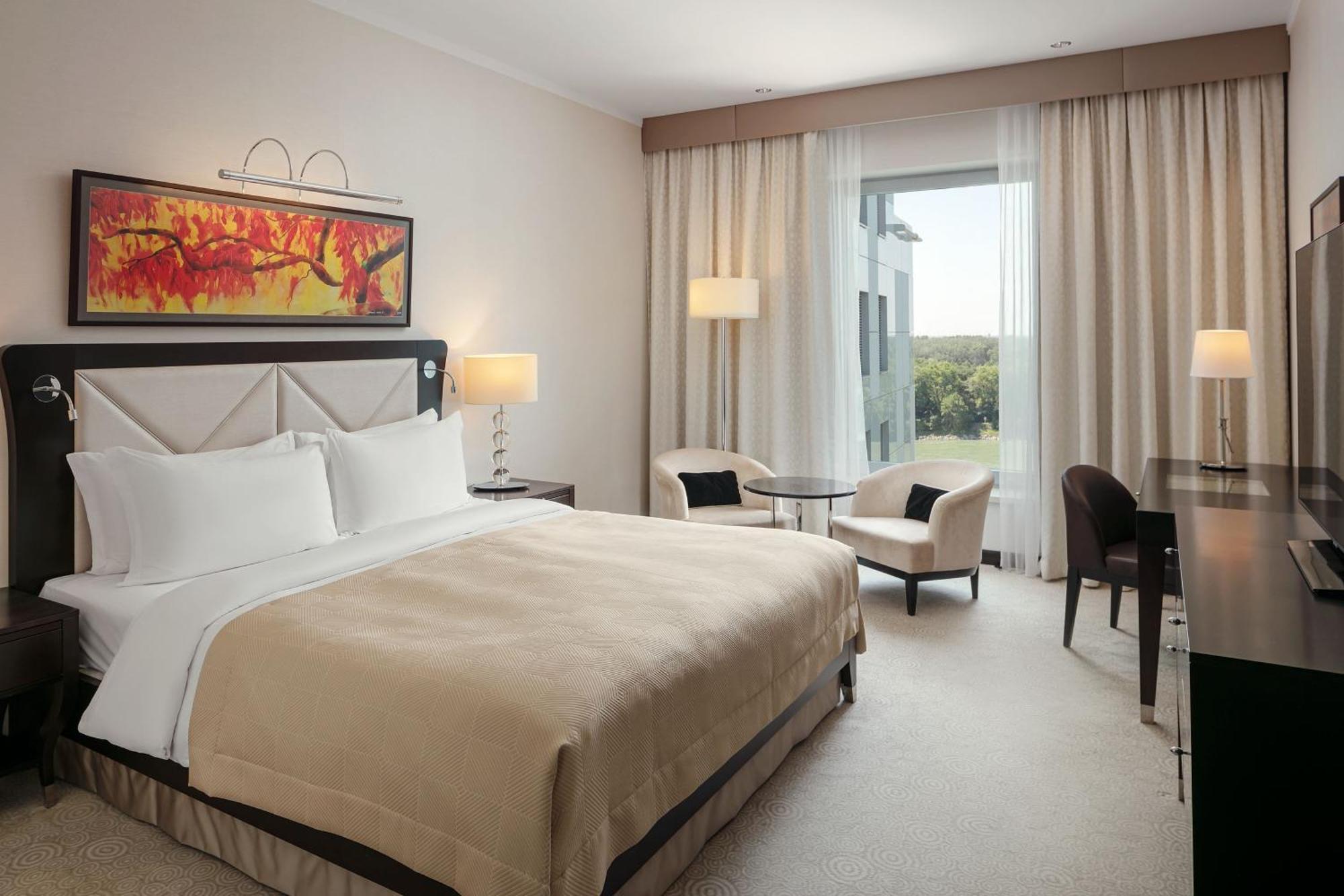 Grand Hotel River Park, A Luxury Collection Hotel, Братислава Экстерьер фото A room at the hotel