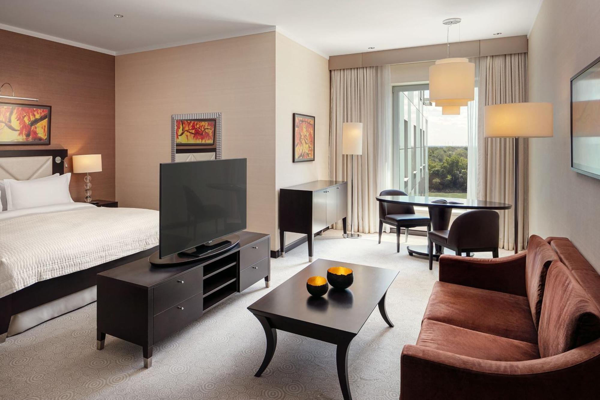 Grand Hotel River Park, A Luxury Collection Hotel, Братислава Экстерьер фото A typical studio apartment