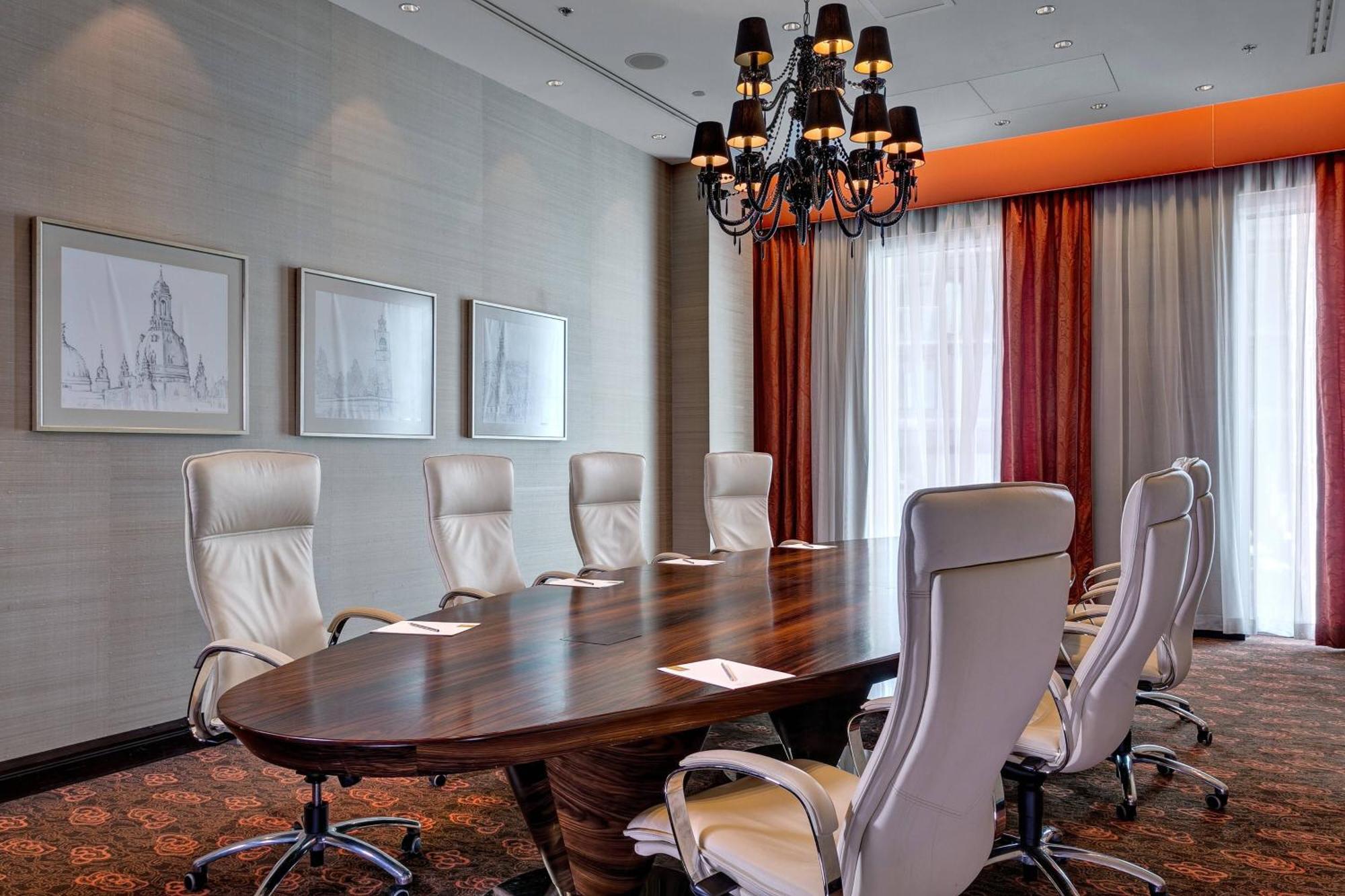 Grand Hotel River Park, A Luxury Collection Hotel, Братислава Экстерьер фото Boardroom at the InterContinental Hotel, London, Park Lane